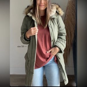 A&F FAUX FUR MILITARY PARKA